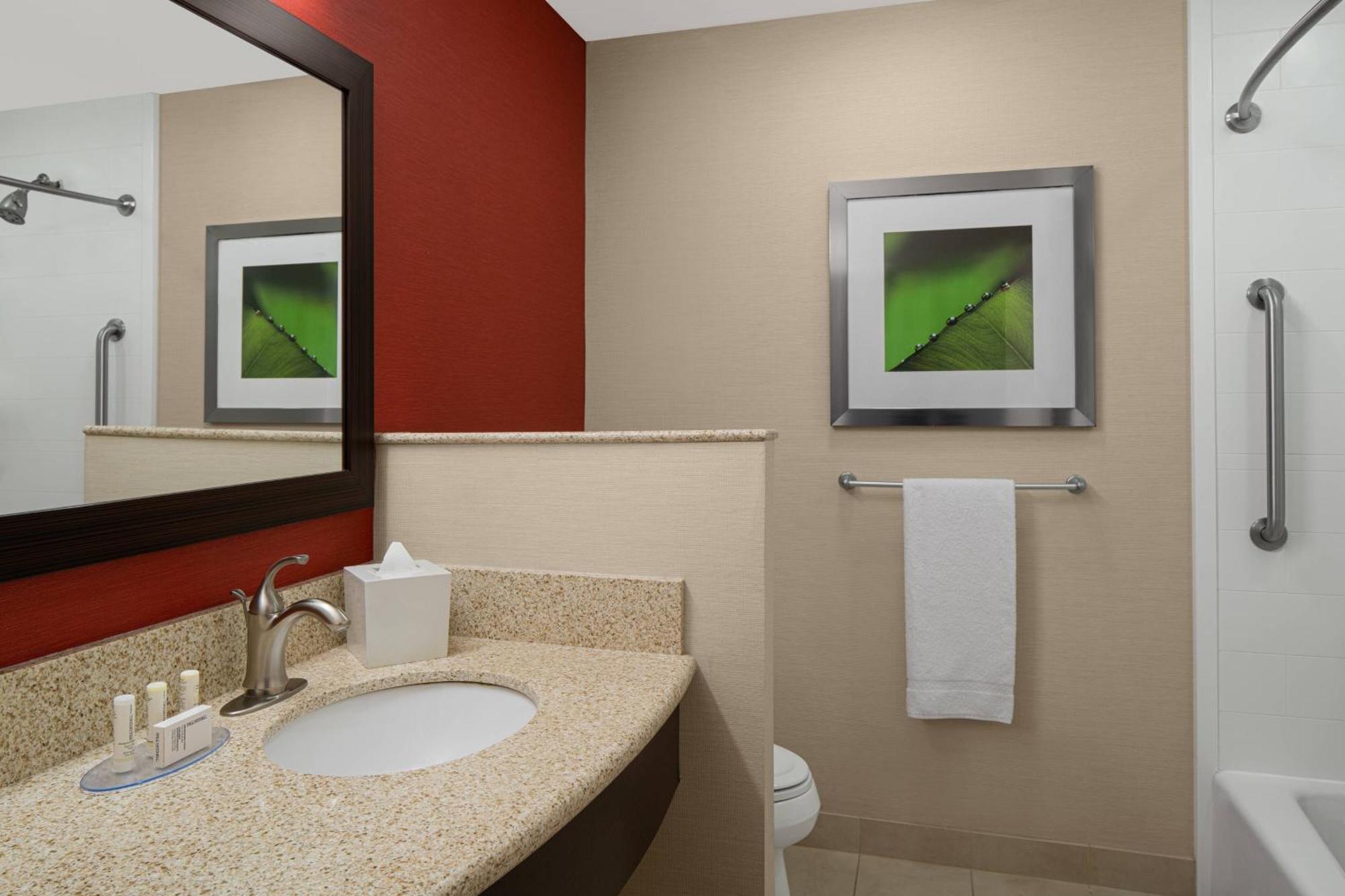 Courtyard By Marriott Houston Kingwood Hotel Kinwood Екстериор снимка